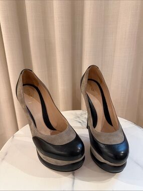 Fendi Two-Tone Taupe Suede and Black Leather Platform Pumps